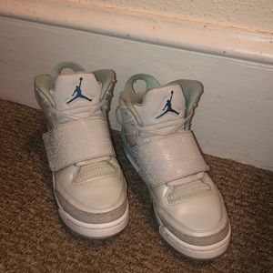 Jordan’s retro 5 (size : 5Y) (woman’s)